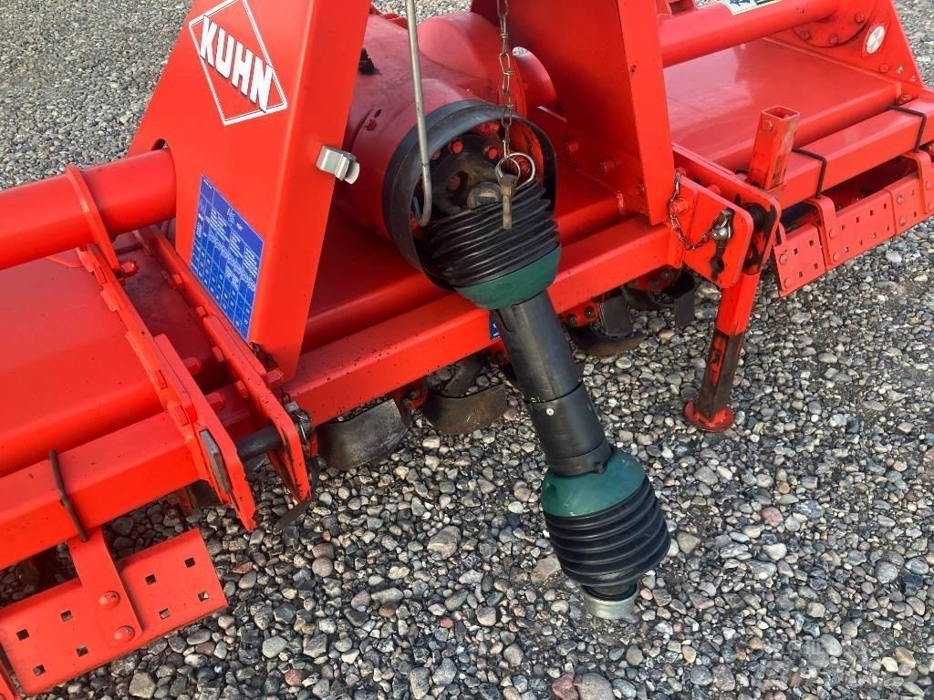 Kuhn EL 122 الكاسحات وقلابات التربة ذات المحركات