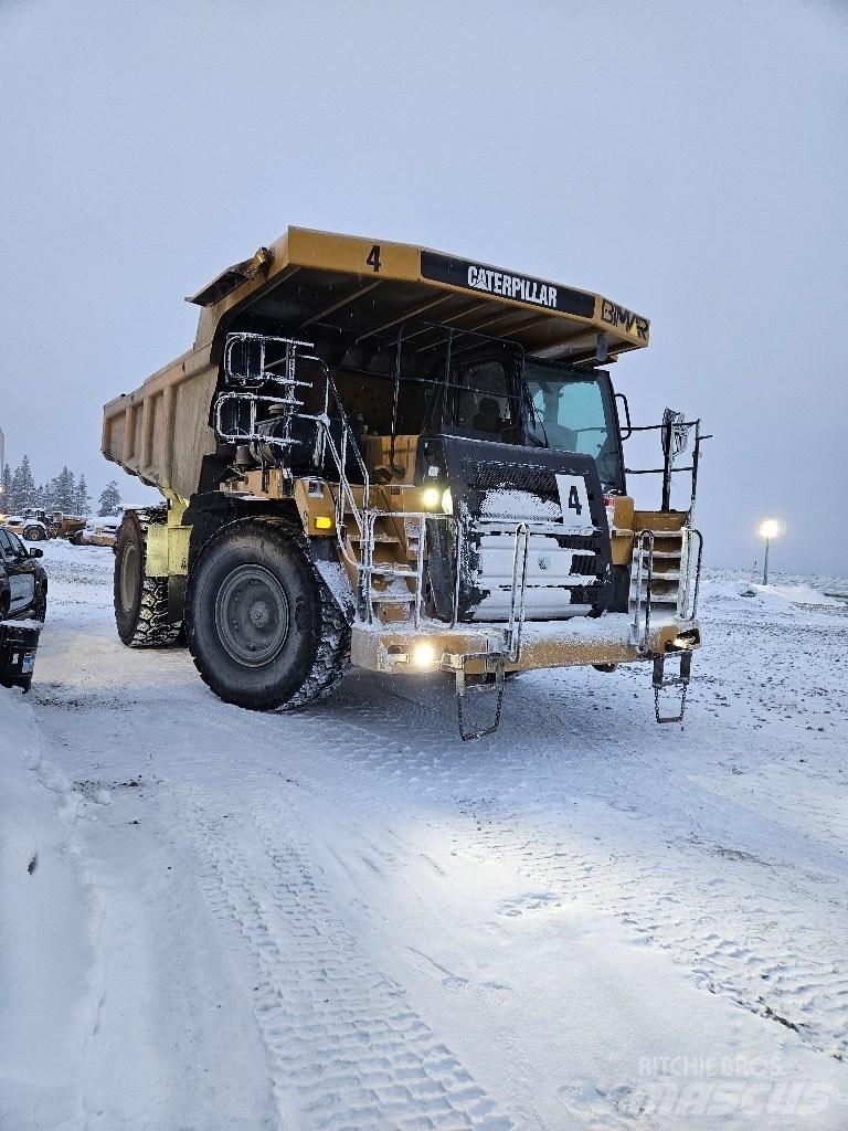 CAT 775 شاحنات المخلفات الصلبة