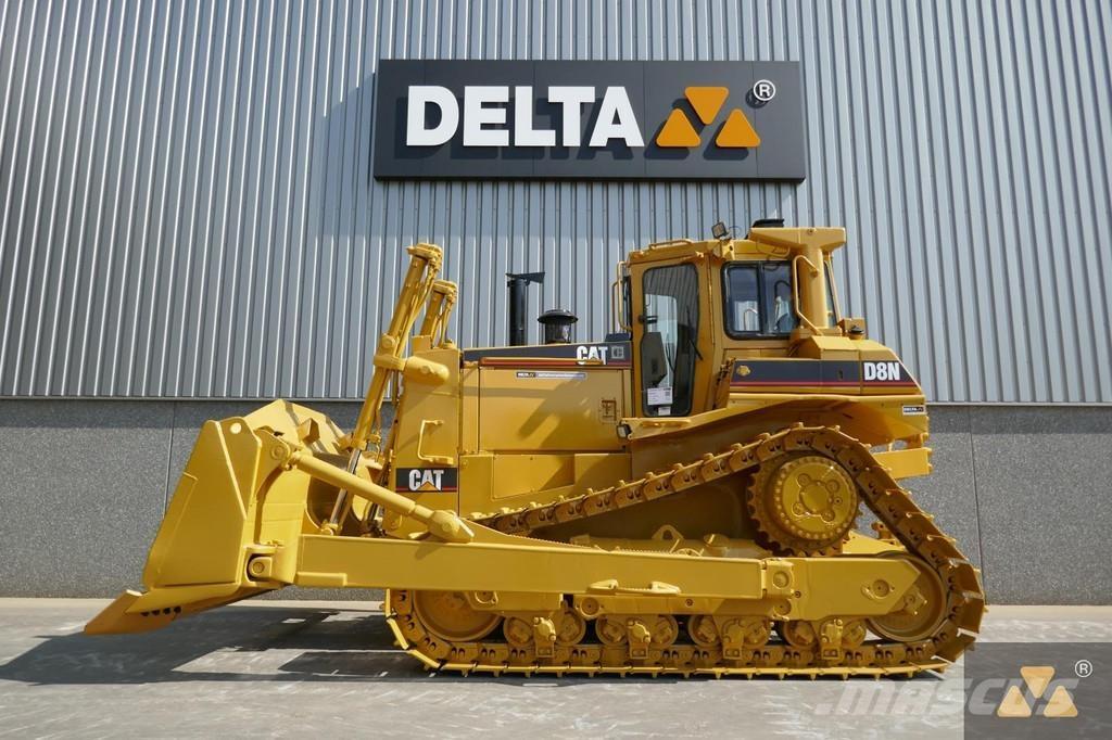 CAT D8N بلدوزرات مجنزرة