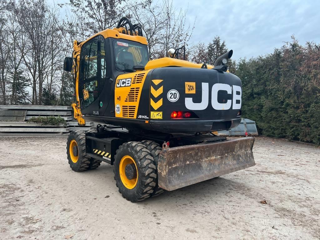 JCB JS 145 W+ TT4i حفارات بعجل