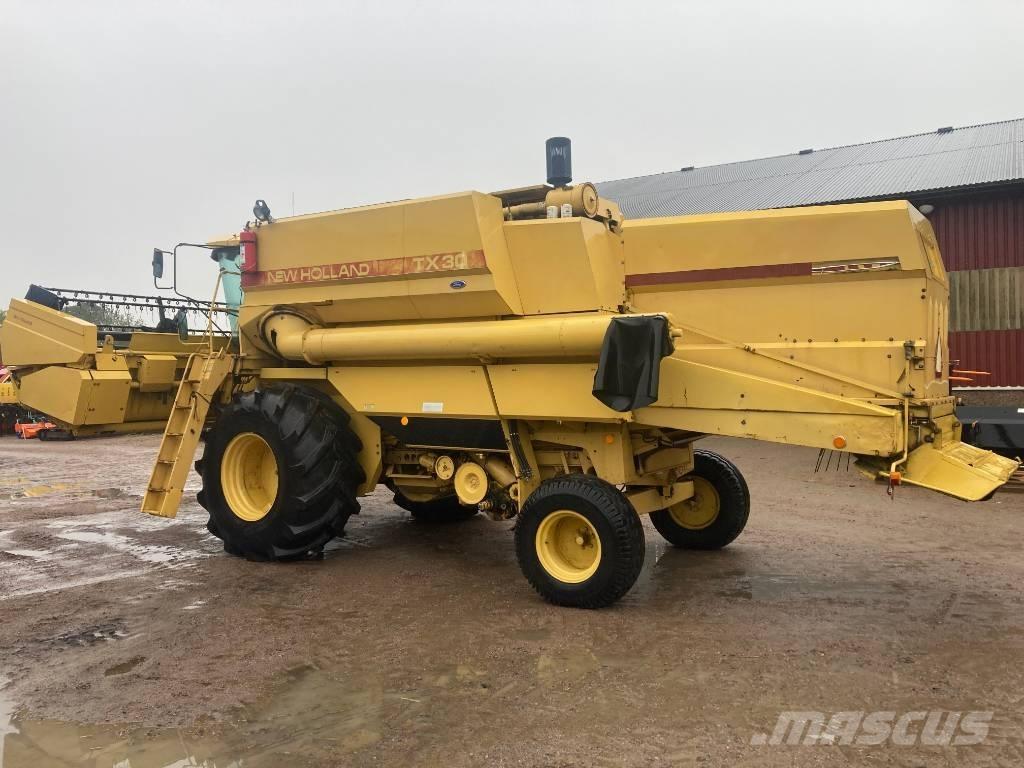 New Holland TX 30 حصادات
