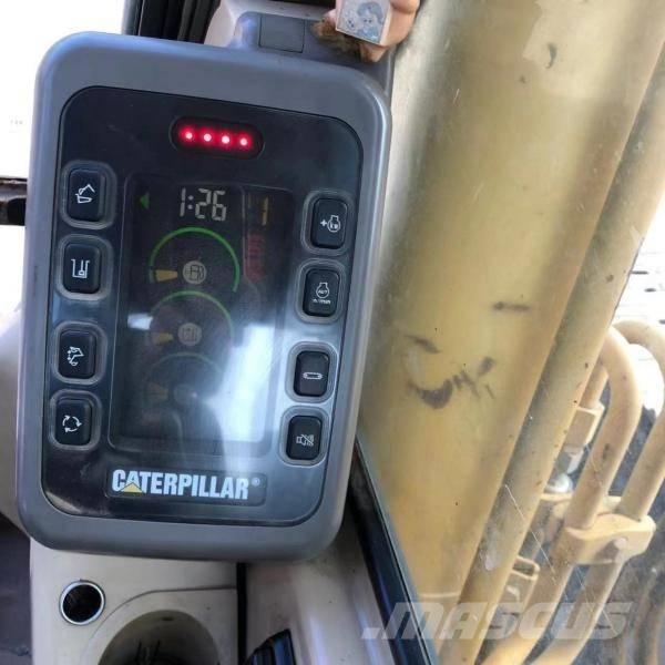 CAT 325 B L حفارات زحافة