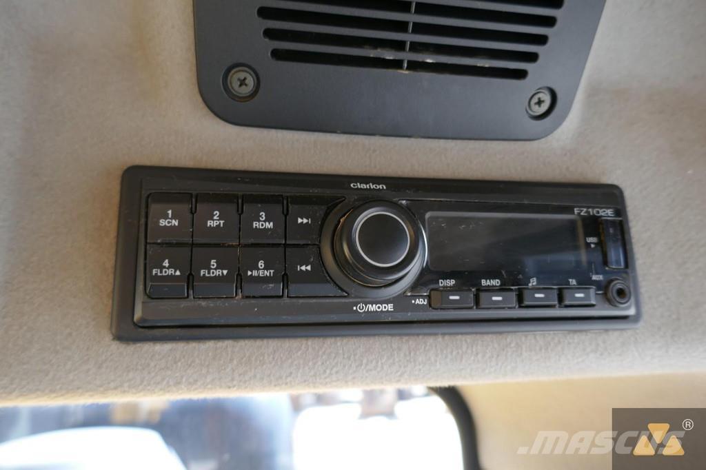 CAT 320FL حفارات زحافة