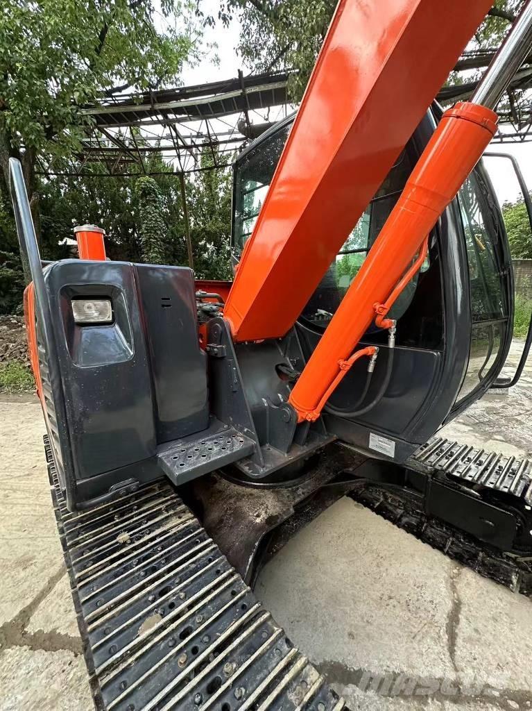 Hitachi 70 حفارات زحافة
