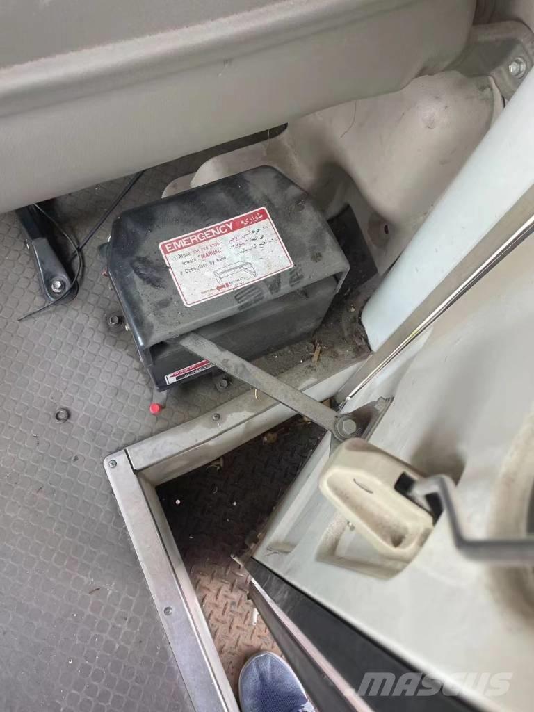 Toyota Coaster Bus حافلة صغيرة