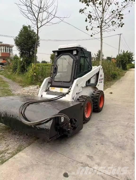 Bobcat S 16 لوادر انزلاقية التوجيه