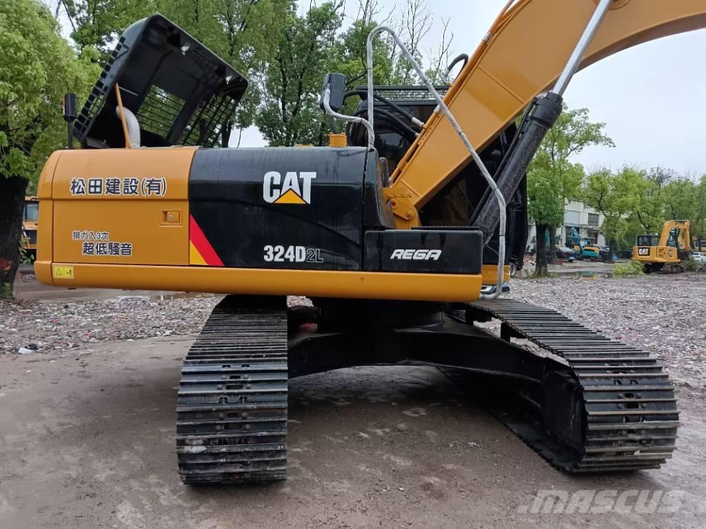 CAT 324 D L حفارات زحافة