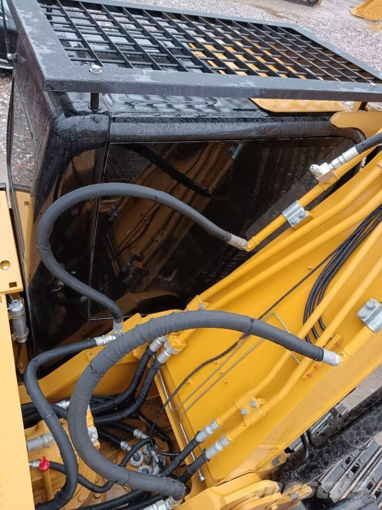 CAT 324 D L حفارات زحافة