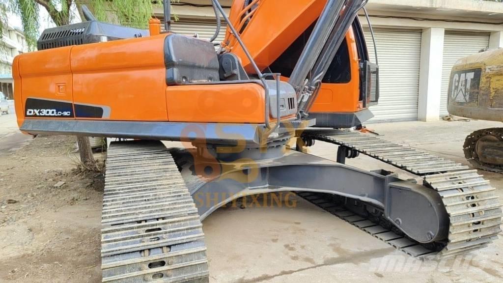 Doosan DX 300 حفارات زحافة