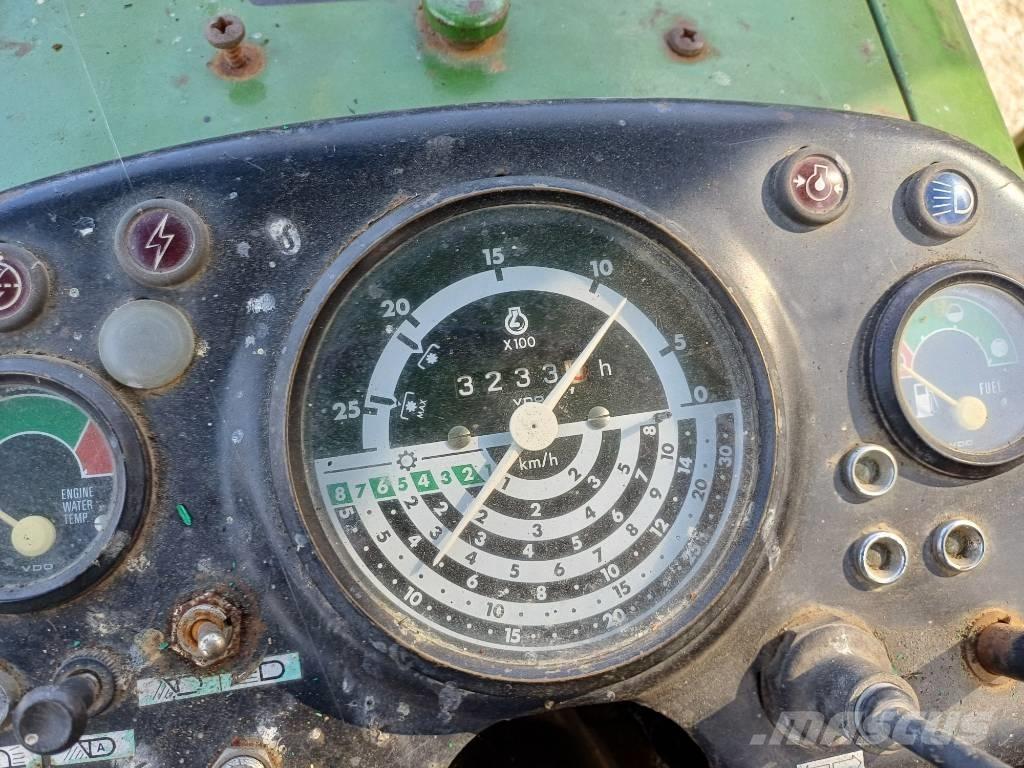 John Deere 1630 الجرارات