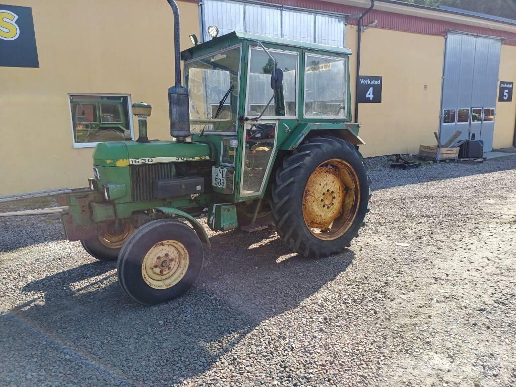 John Deere 1630 الجرارات
