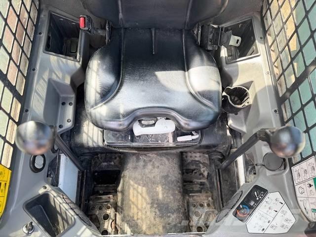 Bobcat S 450 لوادر انزلاقية التوجيه