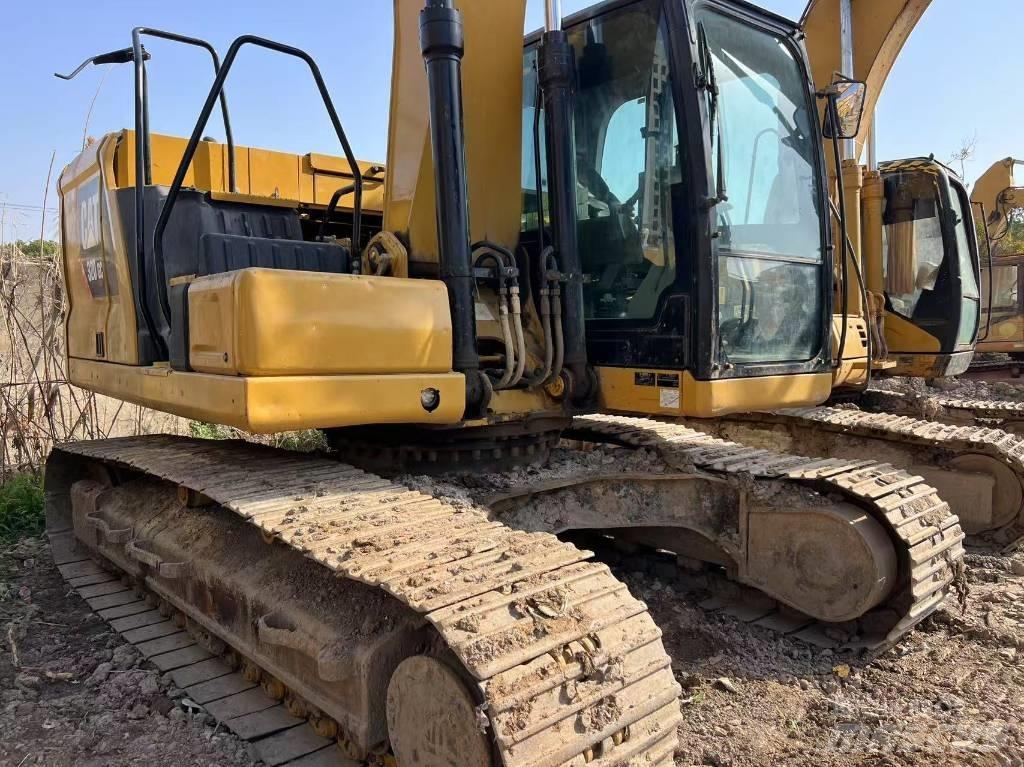 CAT 320 GC حفارات زحافة