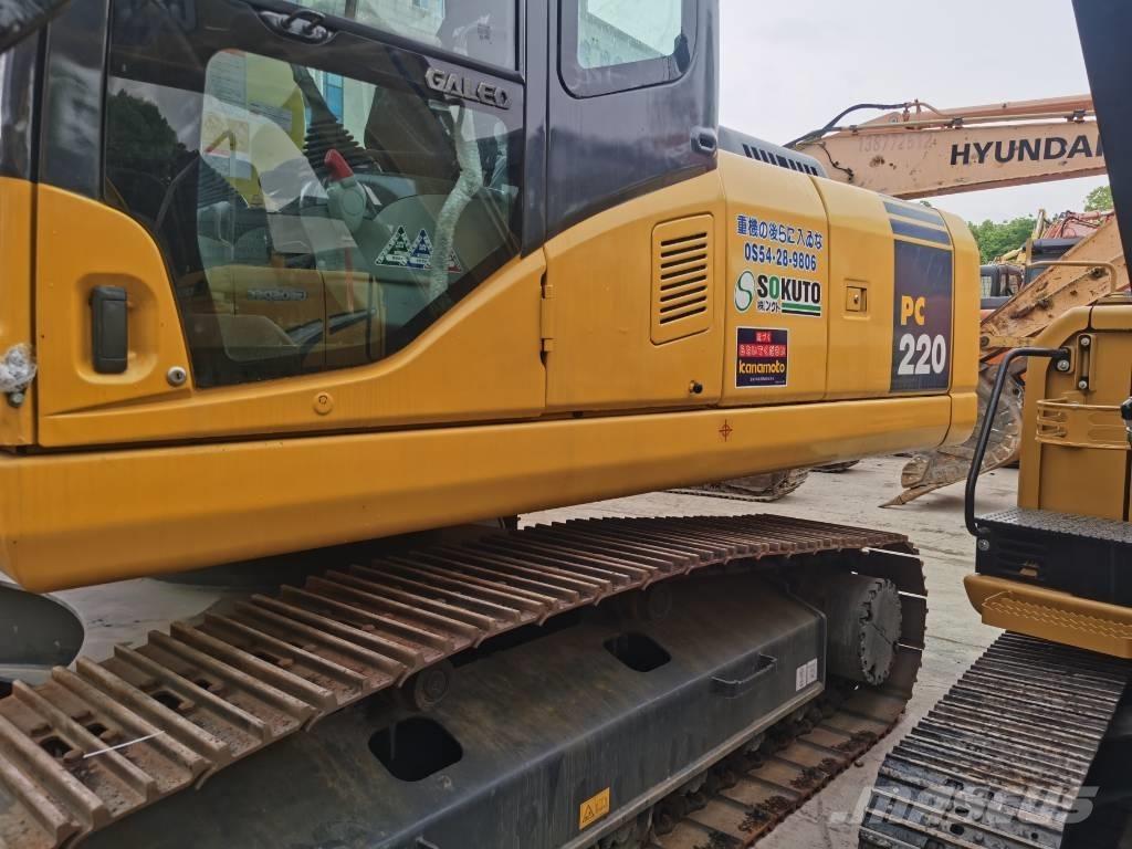 Komatsu PC220-7 حفارات زحافة