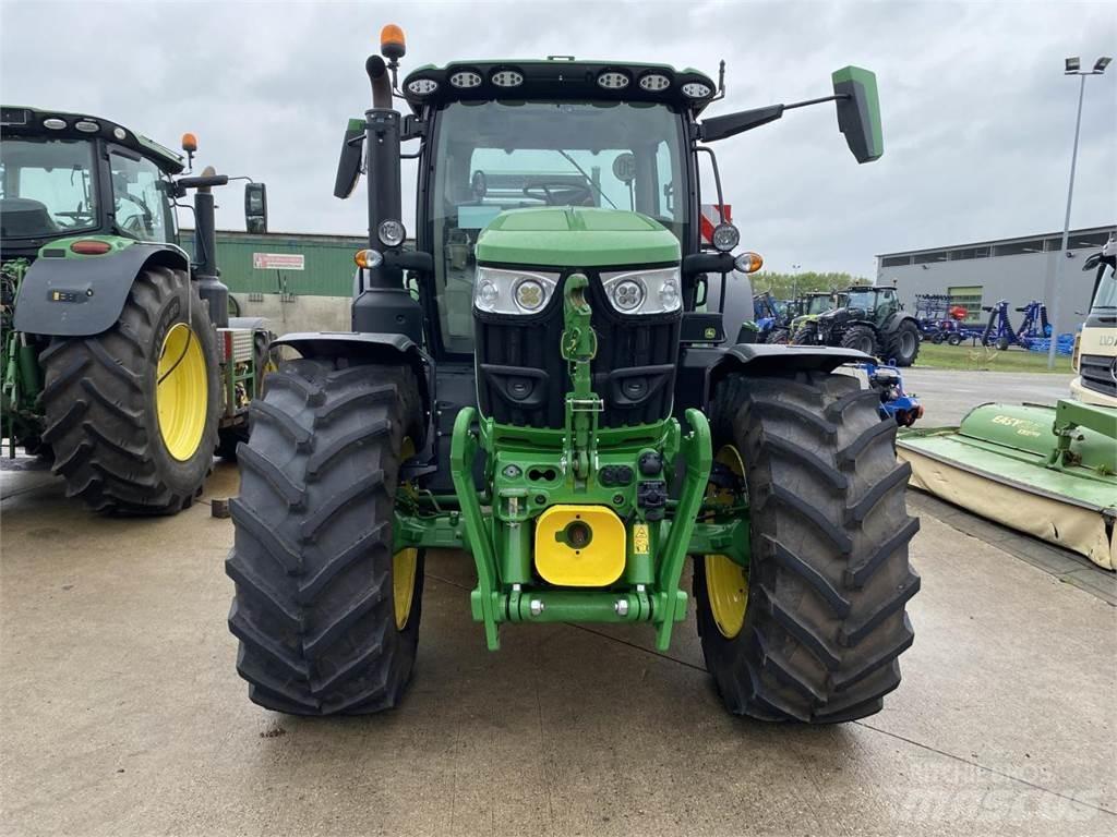 John Deere 6R 155 الجرارات
