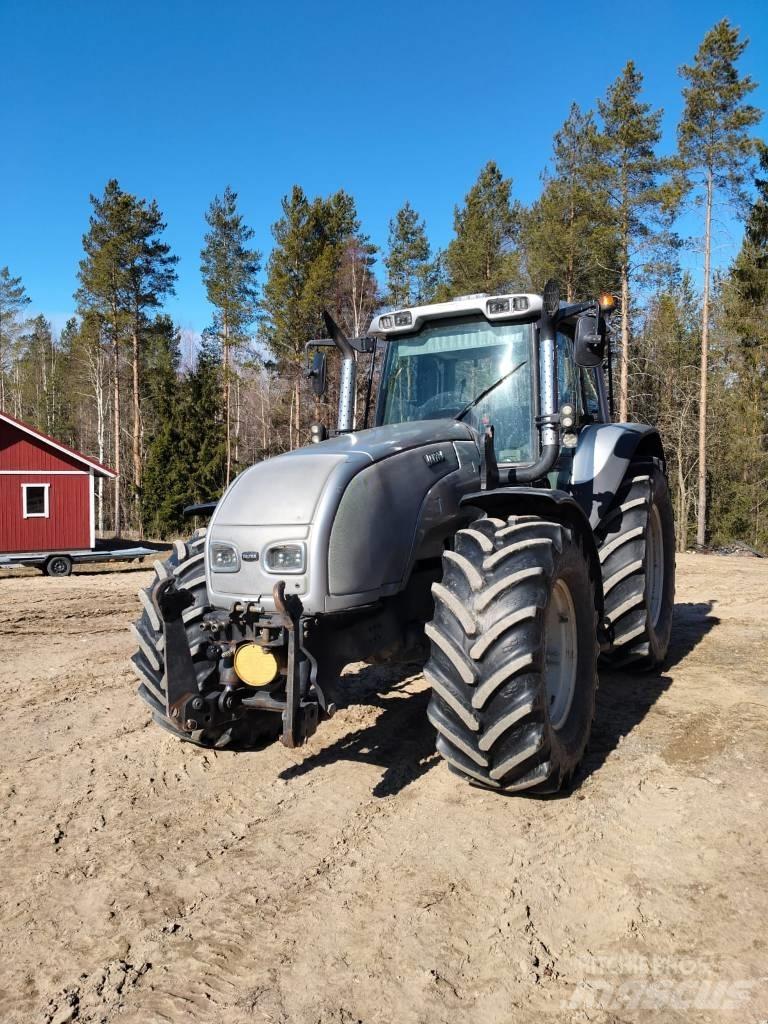Valtra T130 Hi-Tek الجرارات