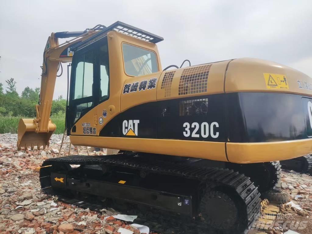 CAT 320 C حفارات زحافة