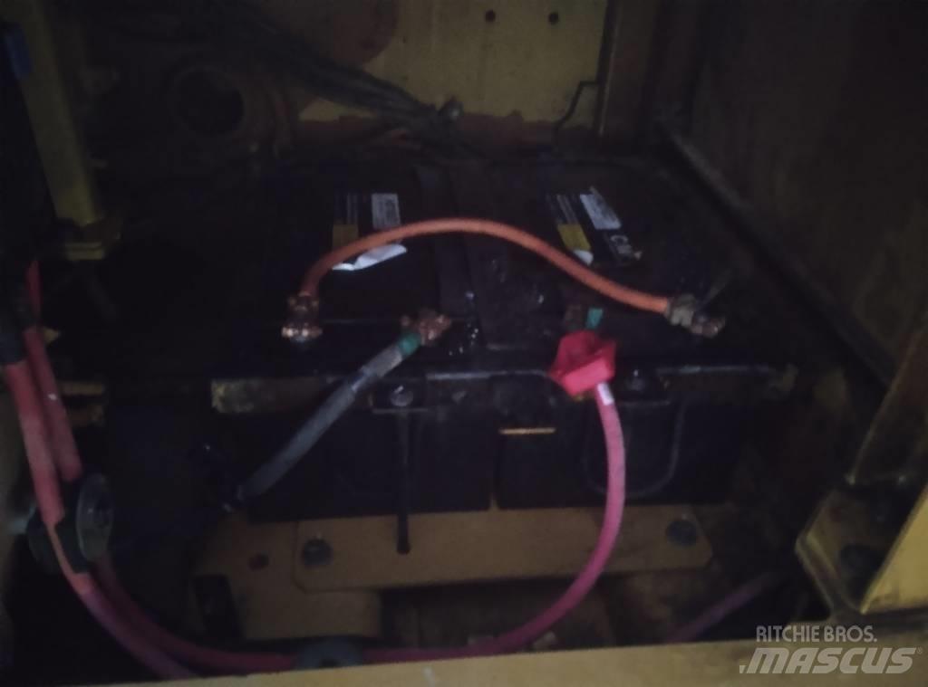 CAT 395 (Saudi Arabia) حفارات زحافة