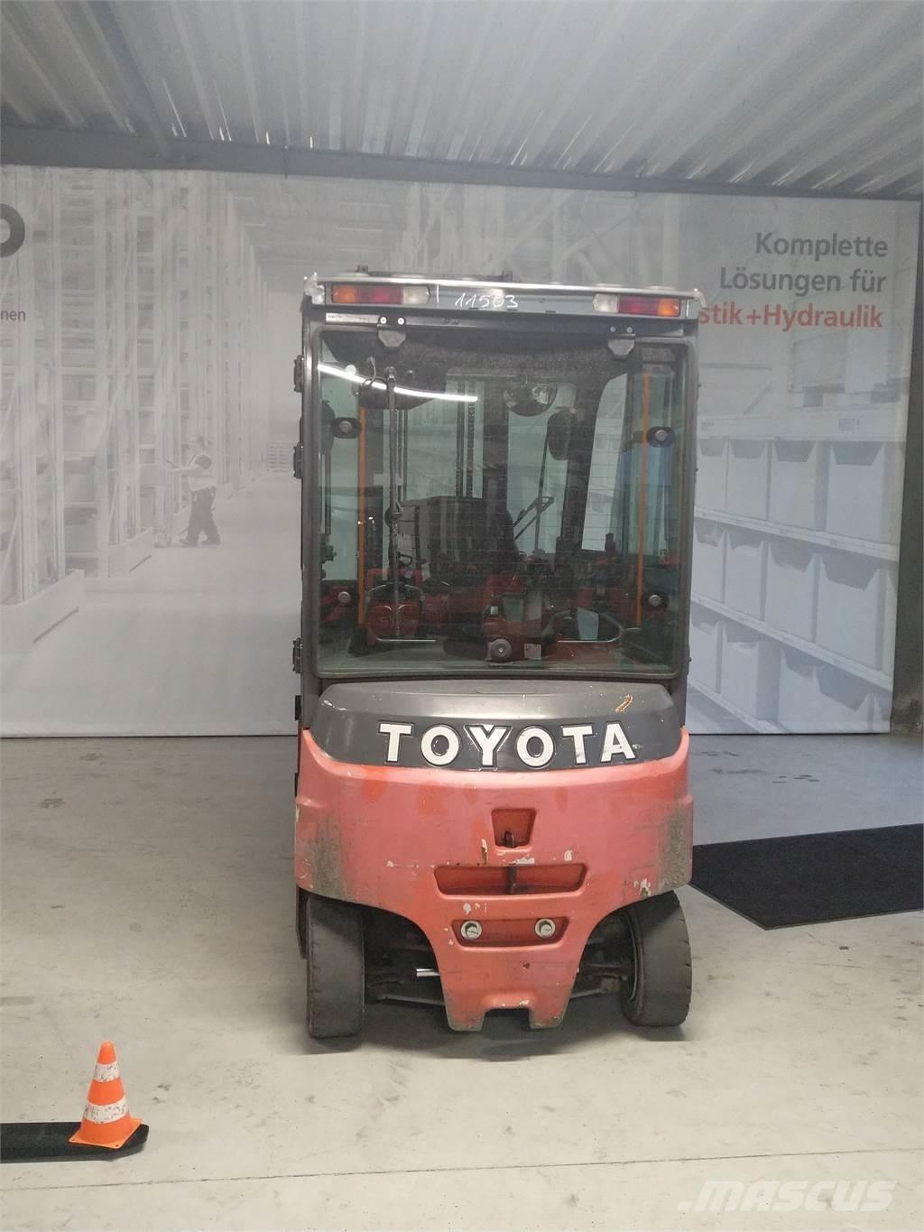 Toyota 8FBMT30 شاحنات ذات رافعات شوكية تعمل بالكهرباء