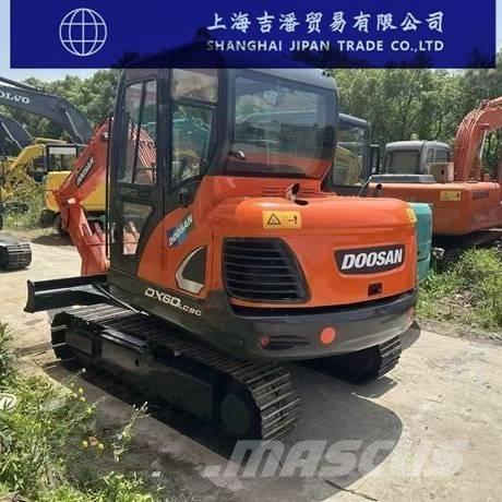 Doosan DX 60 حفارات زحافة