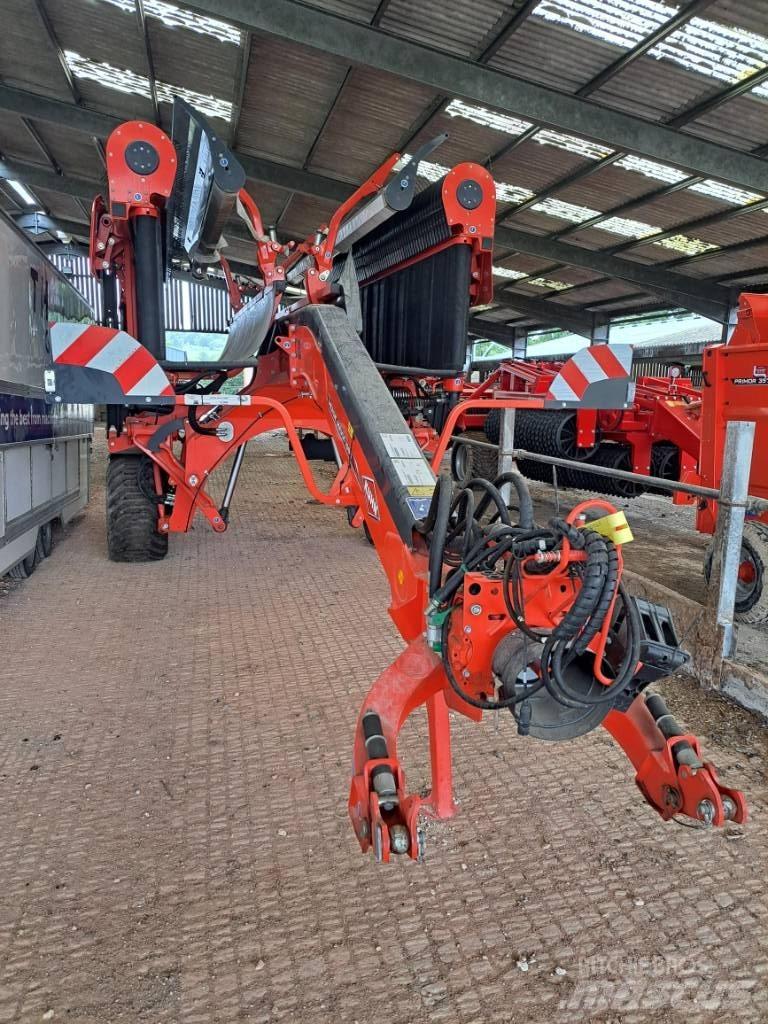 Kuhn Merge Maxx مكابس وميبسات التبن