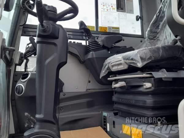 Takeuchi TB 395 W حفارات بعجل