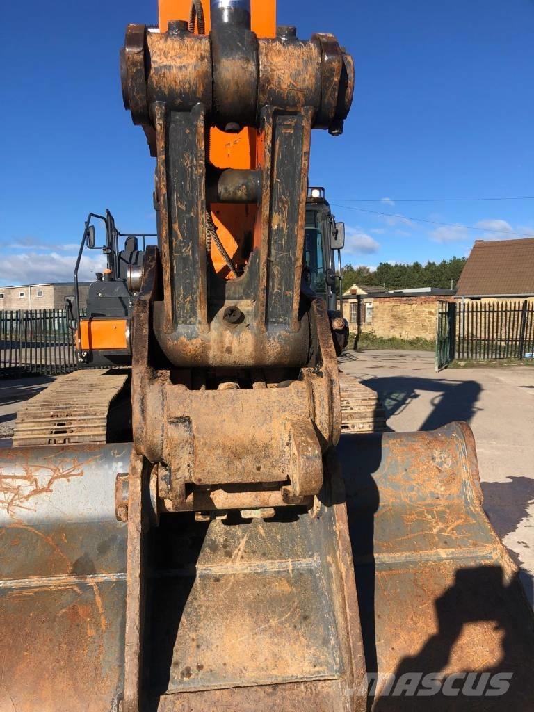 Doosan DX 300 LC حفارات زحافة