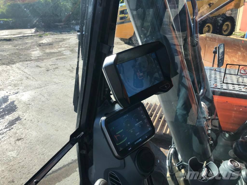 Doosan DX 300 LC حفارات زحافة