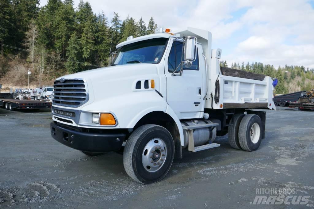 Sterling L 7500 شاحنات قلابة