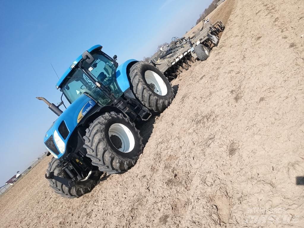 New Holland T 7060 الجرارات