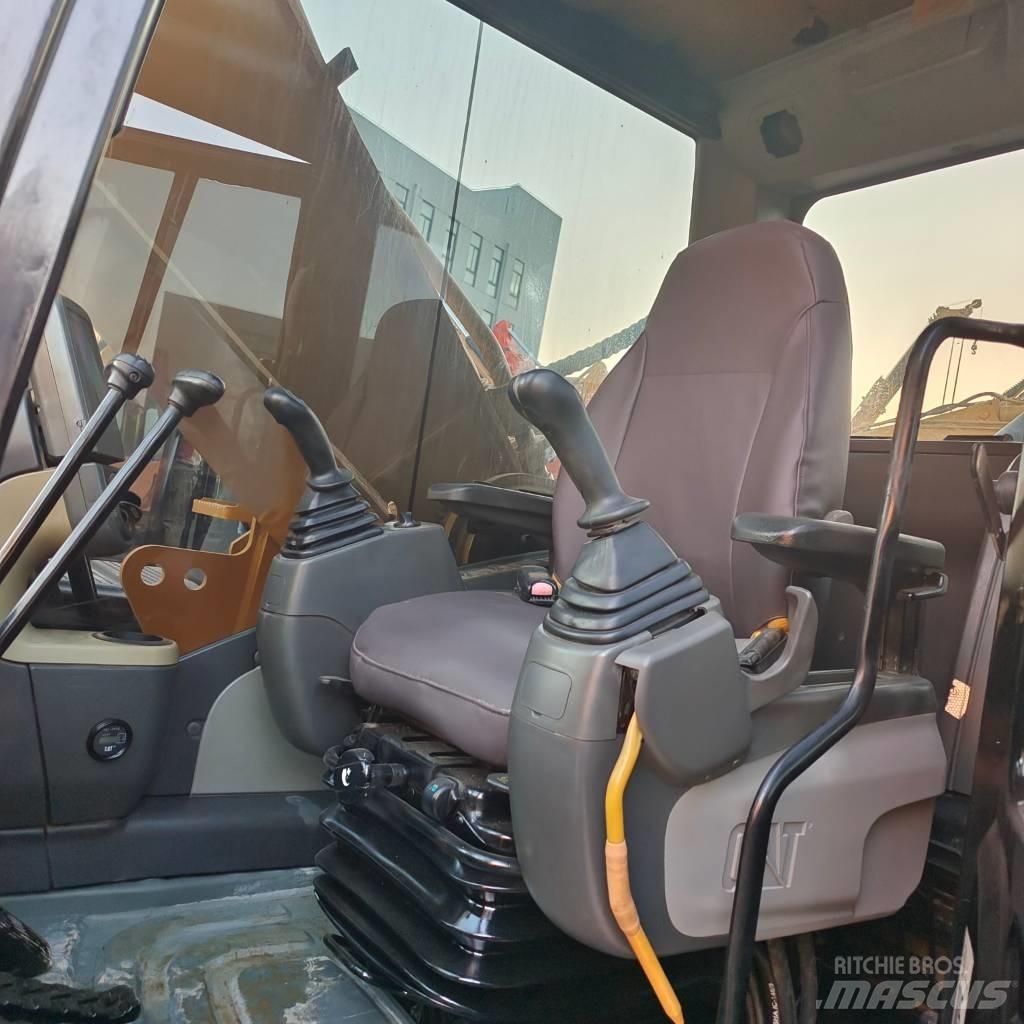 CAT 320 GC حفارات زحافة