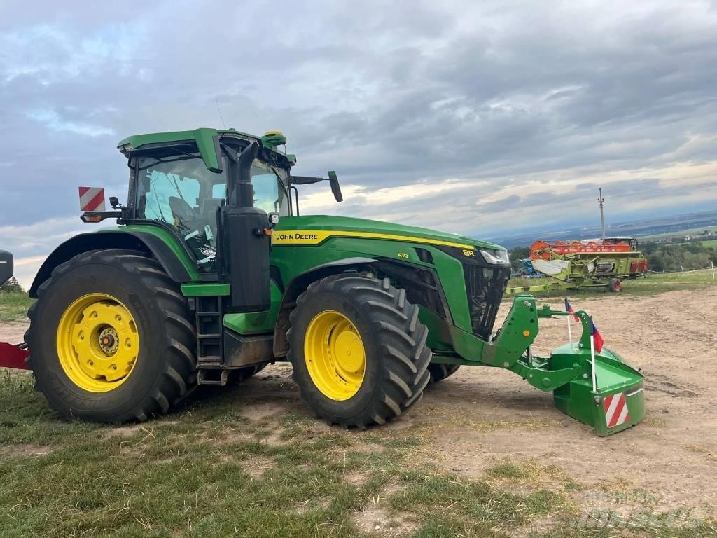 John Deere 8R410 الجرارات