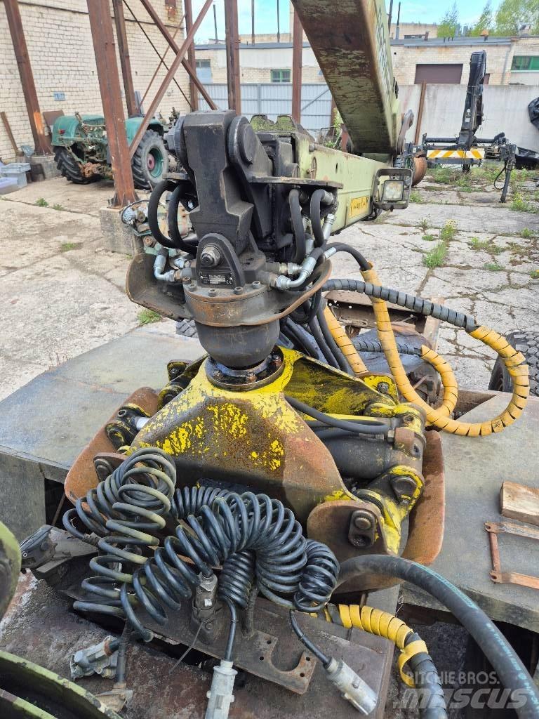 Loglift 82S رافعات شحن