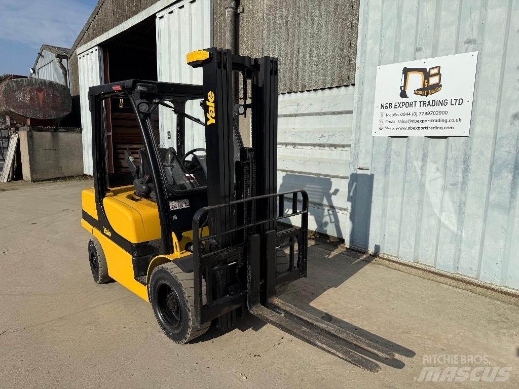 Yale GDP 35 VX شاحنات الديزل