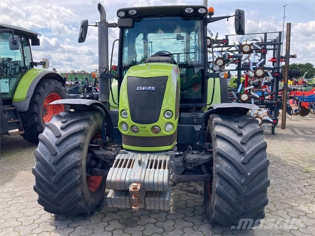 CLAAS Arion 640 الجرارات