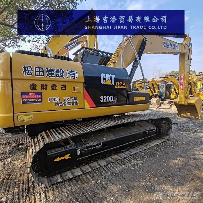 CAT 320 D حفارات زحافة