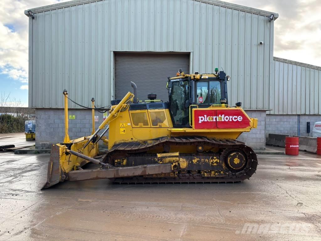 Komatsu D65PX-18E0 بلدوزرات مجنزرة