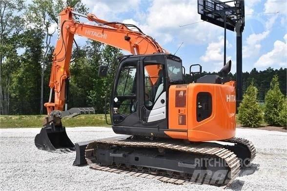 Hitachi ZX 135 حفارات زحافة