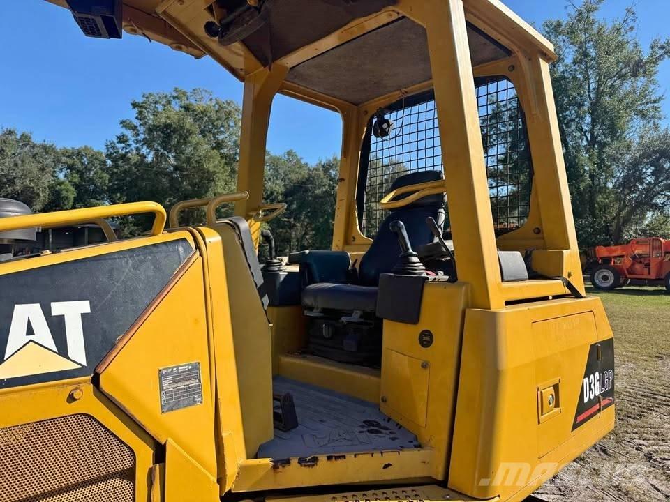 CAT D 3 G LGP بلدوزرات مجنزرة