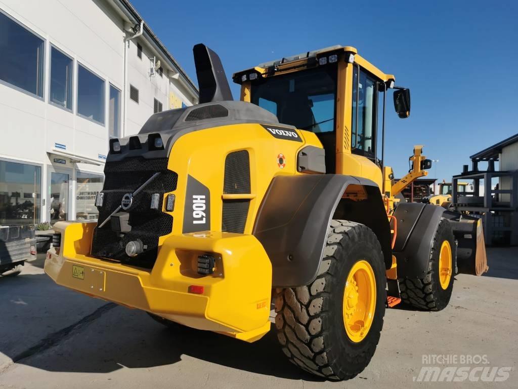 Volvo L 90 H لوادر بعجل