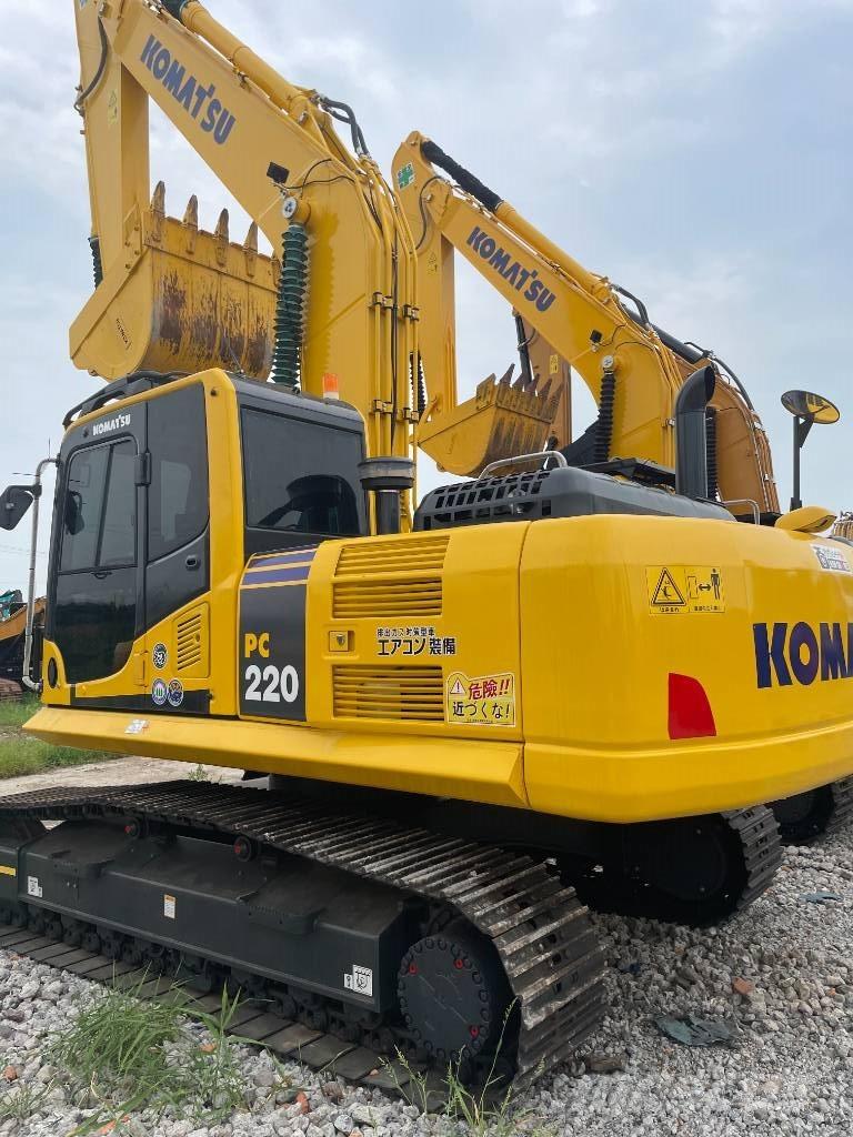 Komatsu PC 220 حفارات زحافة