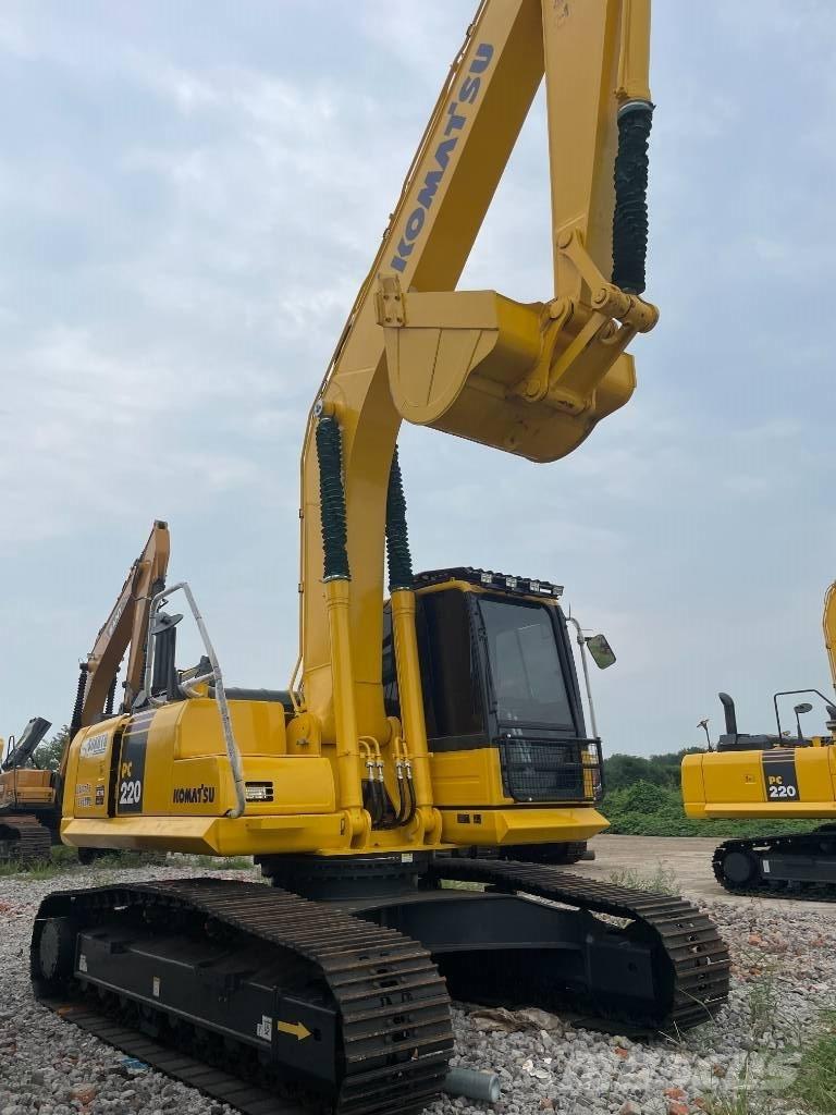 Komatsu PC 220 حفارات زحافة