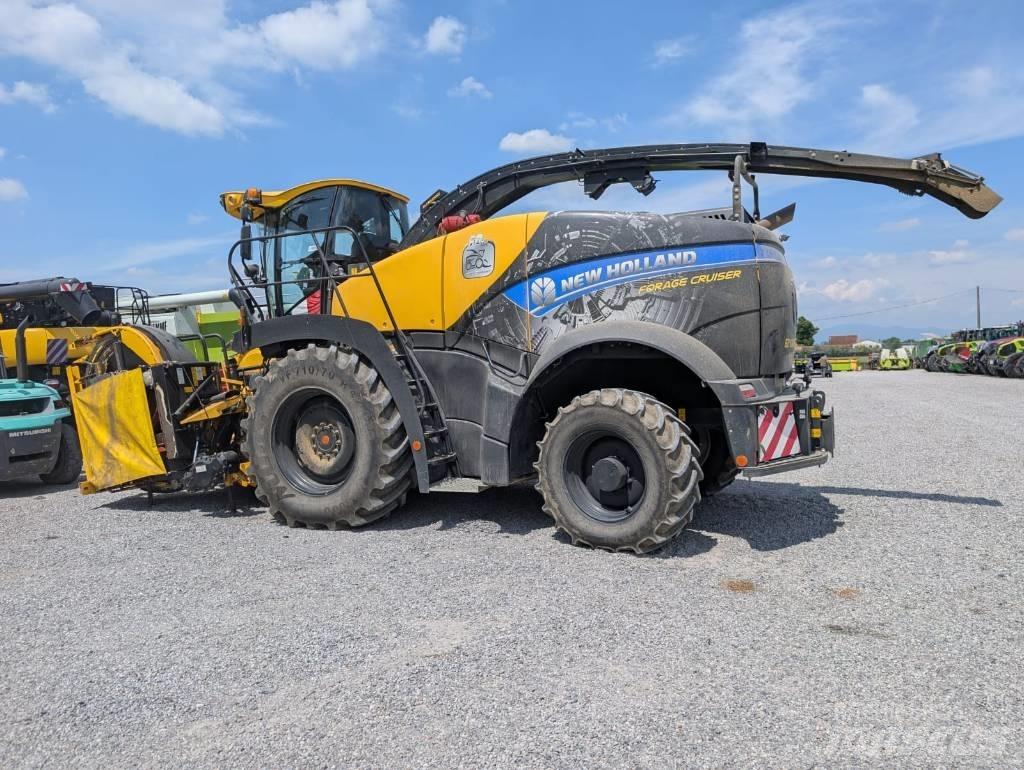 New Holland FR 650 علافات ذاتية الدفع
