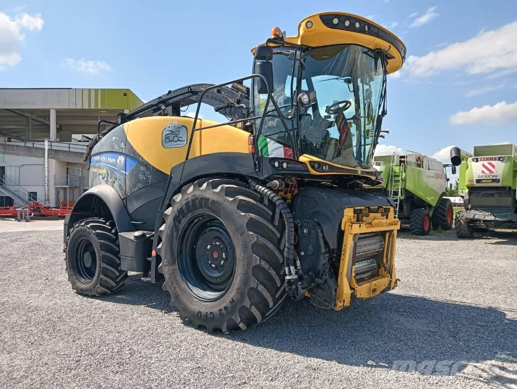 New Holland FR 650 علافات ذاتية الدفع