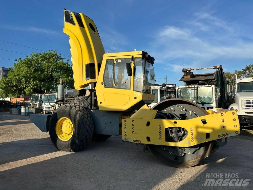 Bomag BW 219 D H-4 مداحل أحادية الأسطوانة