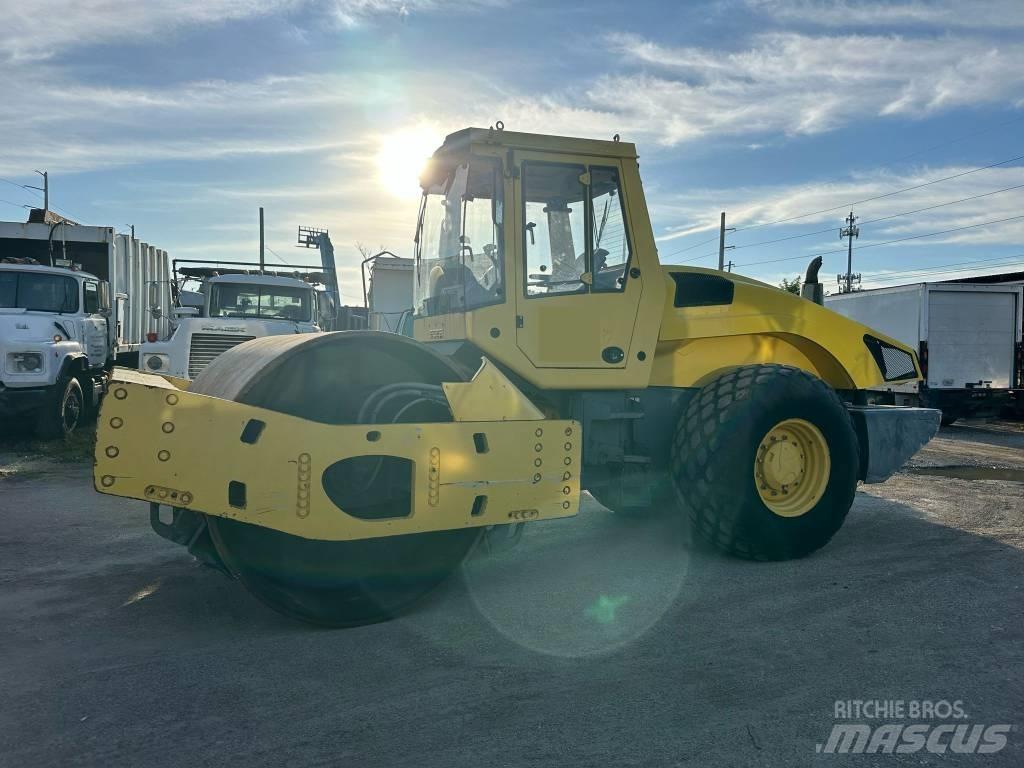 Bomag BW 219 D H-4 مداحل أحادية الأسطوانة