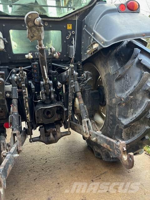 Valtra N111E الجرارات