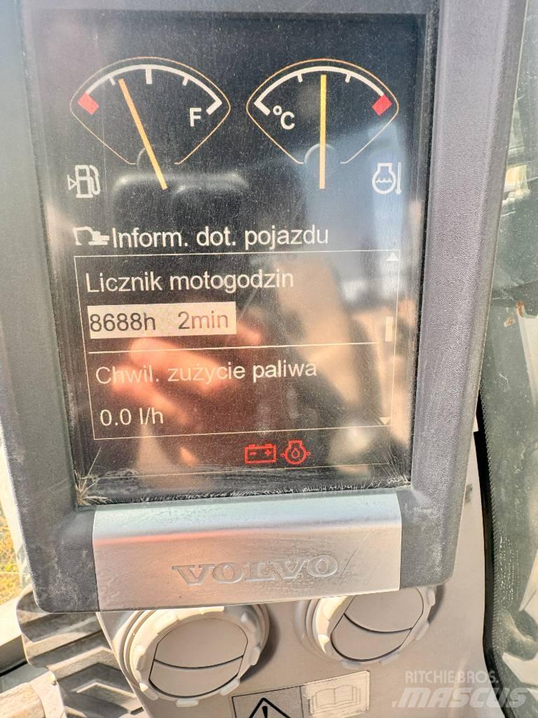 Volvo ECR 235 C L حفارات زحافة