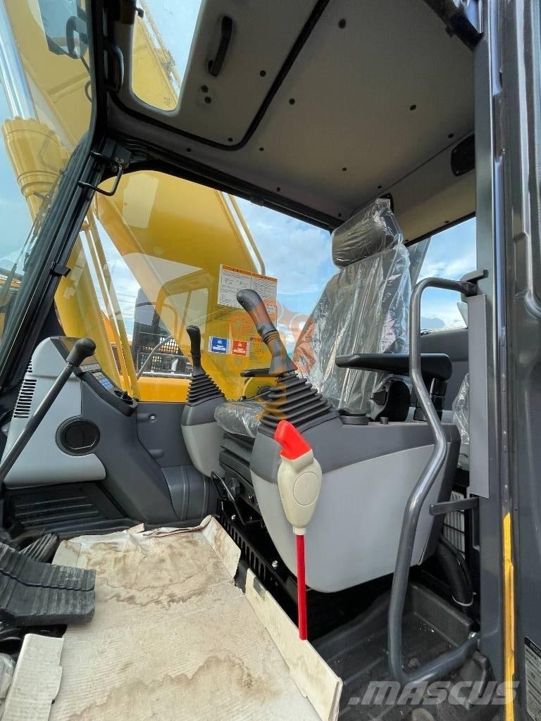 Komatsu PC 220 -8N1 حفارات زحافة