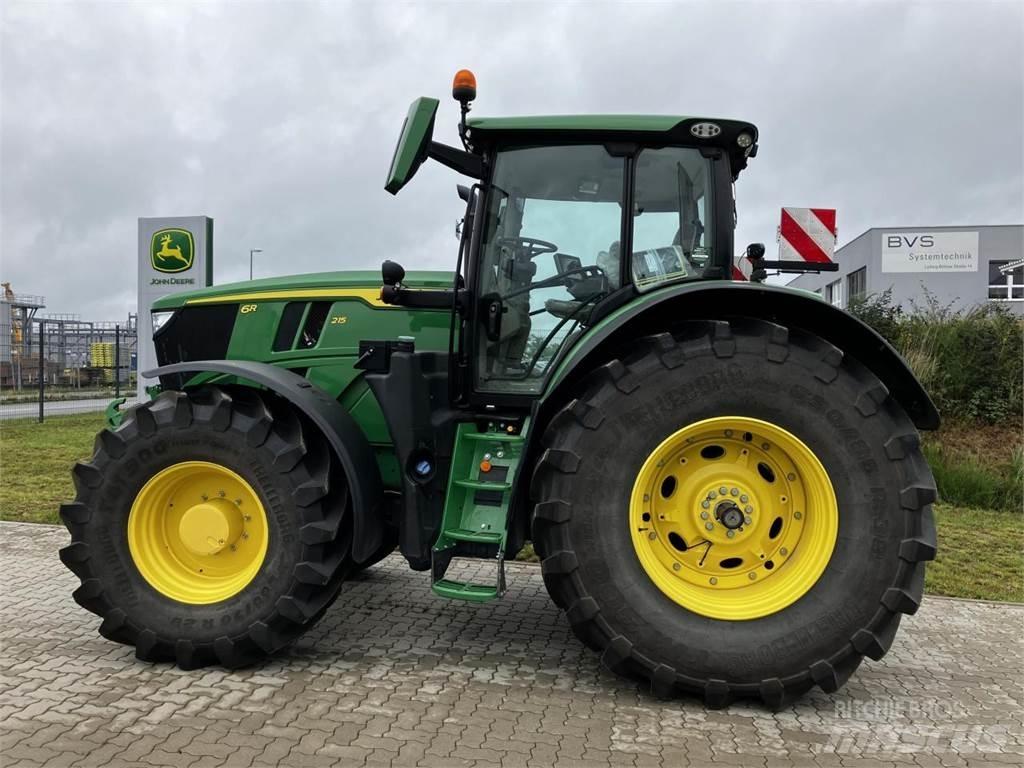 John Deere 6R 215 الجرارات